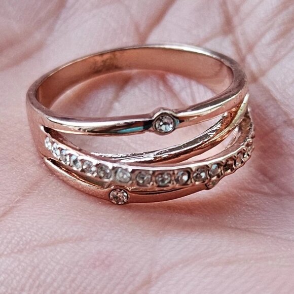 Jewelry - Fashion Ring Gold Tone Stainless Steel Fashion Jewelry Rings Size 7.5